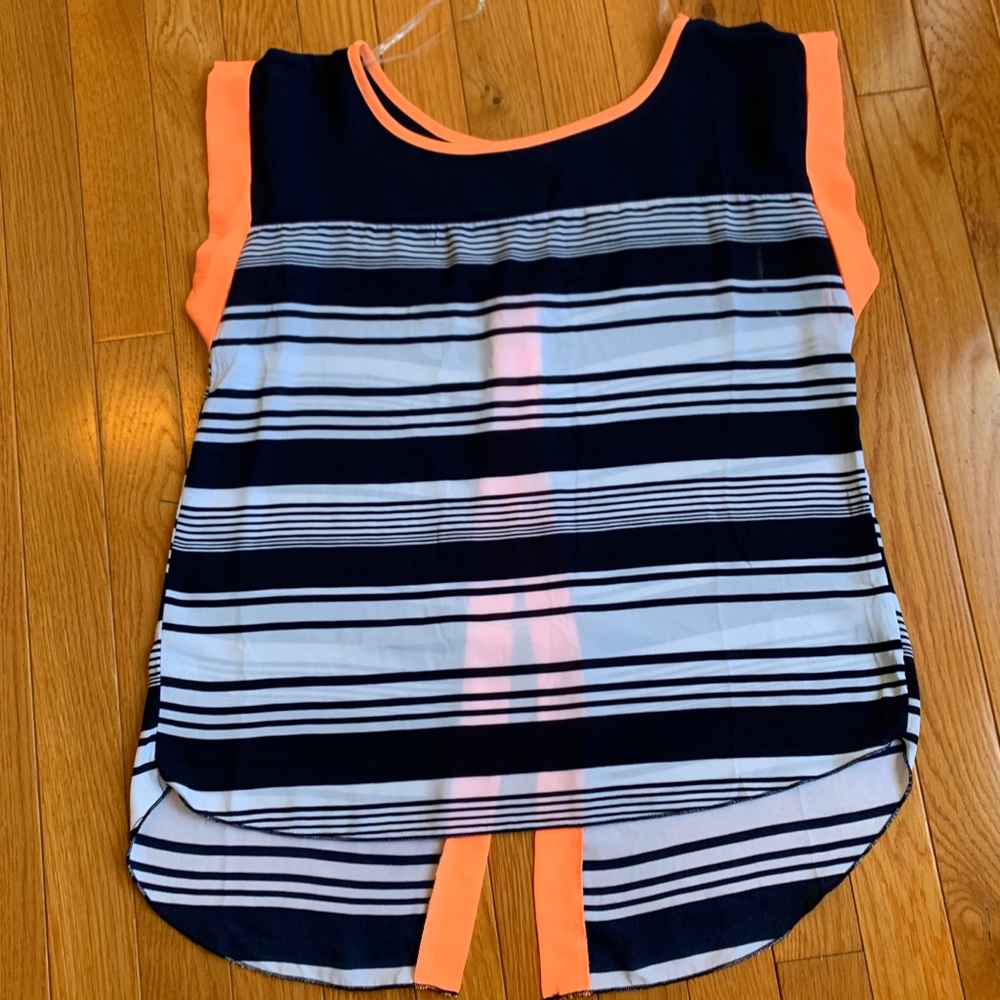 Navy striped shirt sleeve top